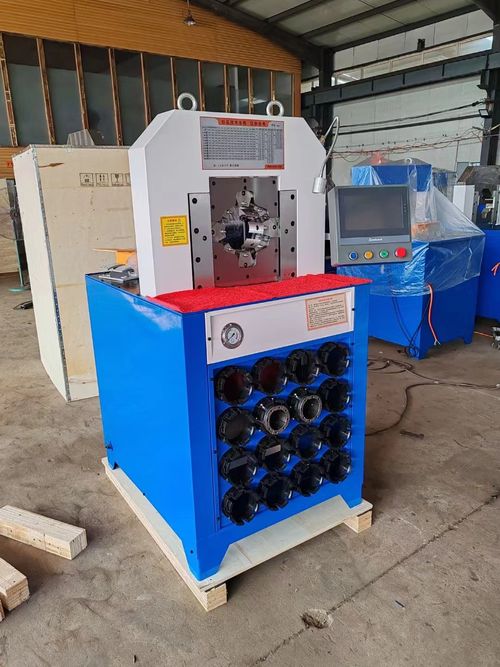 Neueste Unternehmensnachrichten über unser neues Produkt mit Kundennachfrage kommt 2 Zoll CNC / Touchscreen Schlauch Krempmaschine