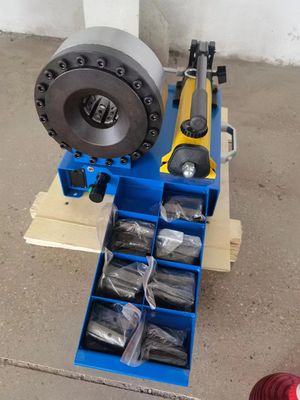 Finn Power Manual Hose Crimping-Maschine China 1/4 -2 bewegen hydraulische Wechselstrom-Schlauch-Bördelmaschine Schritt für Schritt fort