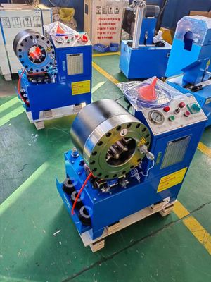 245Kg DX68 Schlauchcrimping-Maschine mit maximaler Öffnung 114mm und Ausgabe Volumen der Pumpe 2,5L