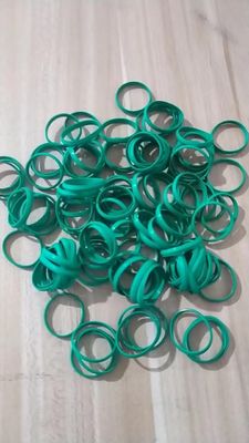 Druckformung von WF-Ringen mit 16-30 N/mm Rissfestigkeit mit FKM-Material