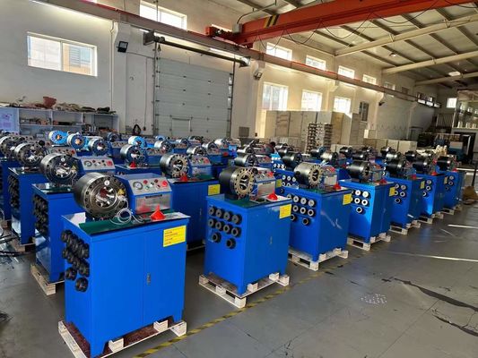 2 Zoll 6-51mm Elektrische Gummi Schlauch Krempmaschine 600T Krempkraft mit der Größe ist 860*640*1300 mm mit 10 Sätzen stirbt