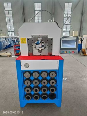 Ultra-dünne 2 Zoll PLC-Steuerung 300 Stück / Stunde ohne schnellen Wechsel Formen Werkzeuge Hydraulische Schlauchpressmaschine Hydraulische Einbaupresse Großer Ellenbogen