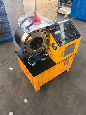 Gelbe Farbe DX68 Finn Power Schlauch Klemmer 600T hohe Genauigkeit mit großer Leistung