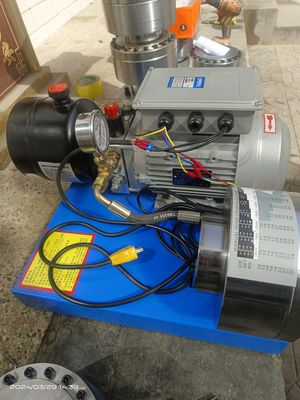 Ein guter Preis. 2.2 KW 220V Hydraulische Schlauchcrimping-Maschine mit 1/4 Zoll bis 1 Zoll Crimping-Bereich für 6-25mm Schläuche und 7 Die Online