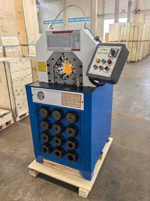 Ein guter Preis. 3 Inch Hydraulic Hose Crimping Machine with 15 Dies Button Control System and Fast Change Moulds Online