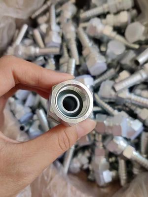 Ein guter Preis. Verschiedene Rohstoffe Kohlenstoffstahl Garn Bsp Hydraulische Schlauchfittings Edelstahl Männliche weibliche Schnellkopplungen Online