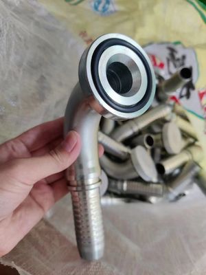 Ein guter Preis. Edelstahl-Flanzen-Fahrwerk für die individuelle Verwendung Wiederverwendbare Hydraulikschlauch-Fittings Weibliche Männliche Hydraulikschlauch-Ferrule-Fittings Online