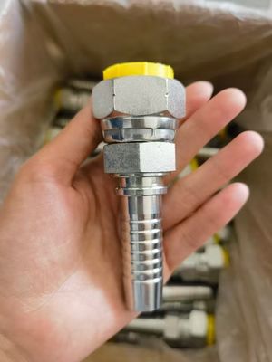 Ein guter Preis. Unterschiedliche Rohstoffe Kohlenstoffstahl-Gewinde für große Ölrohre Hydraulische Schlauchschläuche Einbauteile Edelstahl-Ölrohre Online