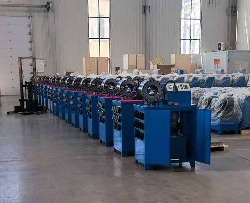 2-Zoll-Höhe-Modell 10 Dies Gummi-Schlauch-Crimping-Maschine mit 600T Krimpkraft