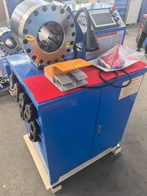 Ein guter Preis. PLC-Steuerungssystem 2 Zoll hohes Modell Blaue Farbe 10 Stück Hydraulische Schlauchkrempmaschine mit 600T Krempkraft Online