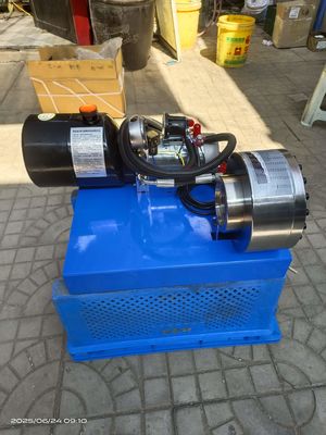 Ein guter Preis. 1 Inch 7 Dies 1-4 Schicht Schlauch Hydraulische Krempmaschine / Schlauch Krempmaschine Hochdruck 6-25mm mit blauer Farbe 12v/24v Online