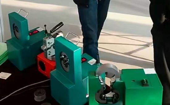 900W 3/4 Zoll 220V AC Schlauchpressmaschine mit Displaysteuerung