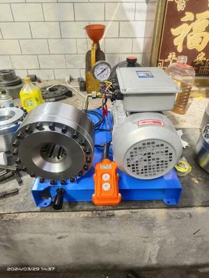 Elektrische 220V-Hydraulische Schlauchkrempmaschine mit 2,2 kW Leistung und 1 Jahr Garantie für langlebige Stahlkonstruktionen