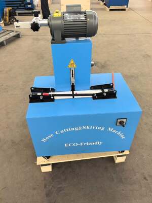Ein guter Preis. 2 Zoll blaue elektrische 6-51 mm Schlauchschneide- und Schälmaschine mit 220 V/380 V Spannung und 10 austauschbaren Matrizen für den industriellen Einsatz Online