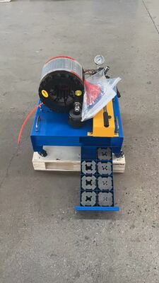 Ein guter Preis. 2-Zoll-blaue, hocheffiziente 600T-Handschlauch-Crimpmaschine ohne Elektrik mit 6–51 mm Crimpbereich und 10 austauschbaren Einsätzen für hydraulische Anwendungen Online