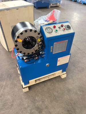 Ein guter Preis. 2 Zoll DX68 Blaue elektrische hydraulische Schlauchcrimper mit 6-51 mm Crimpbereich ± 0,01 mm, 10 Backengenauigkeit und 200 Stück pro Stunde Effizienz Online