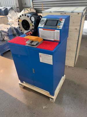 Ein guter Preis. 2 Zoll 600T Gummischlauch-Crimpmaschine, höheres Modell, blaue Farbe, 220 V/380 V Spannung, SPS-Steuerungssystem mit 6–51 mm Reichweite und 10 austauschbaren Einsätzen Online