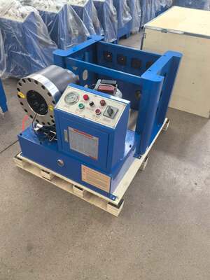 Ein guter Preis. 2 Zoll Crimpbereich bis 64 mm Blaue Farbe 220V/240V/380V/415V Spannung Hydraulikschlauch-Crimpmaschine Knopfsteuerungssystem mit Schnellwechselwerkzeug und Gestell und 10 austauschbaren Matrizen online